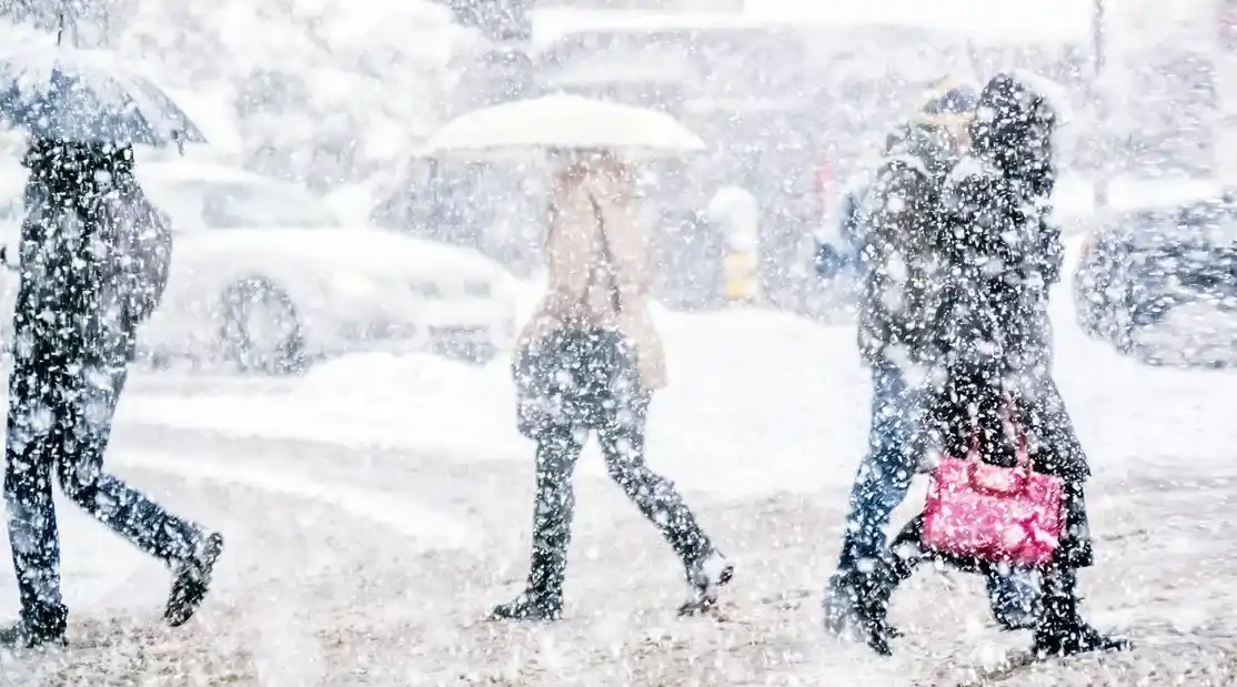 What Safety Precautions to Follow When Moving in Harsh Weather Conditions